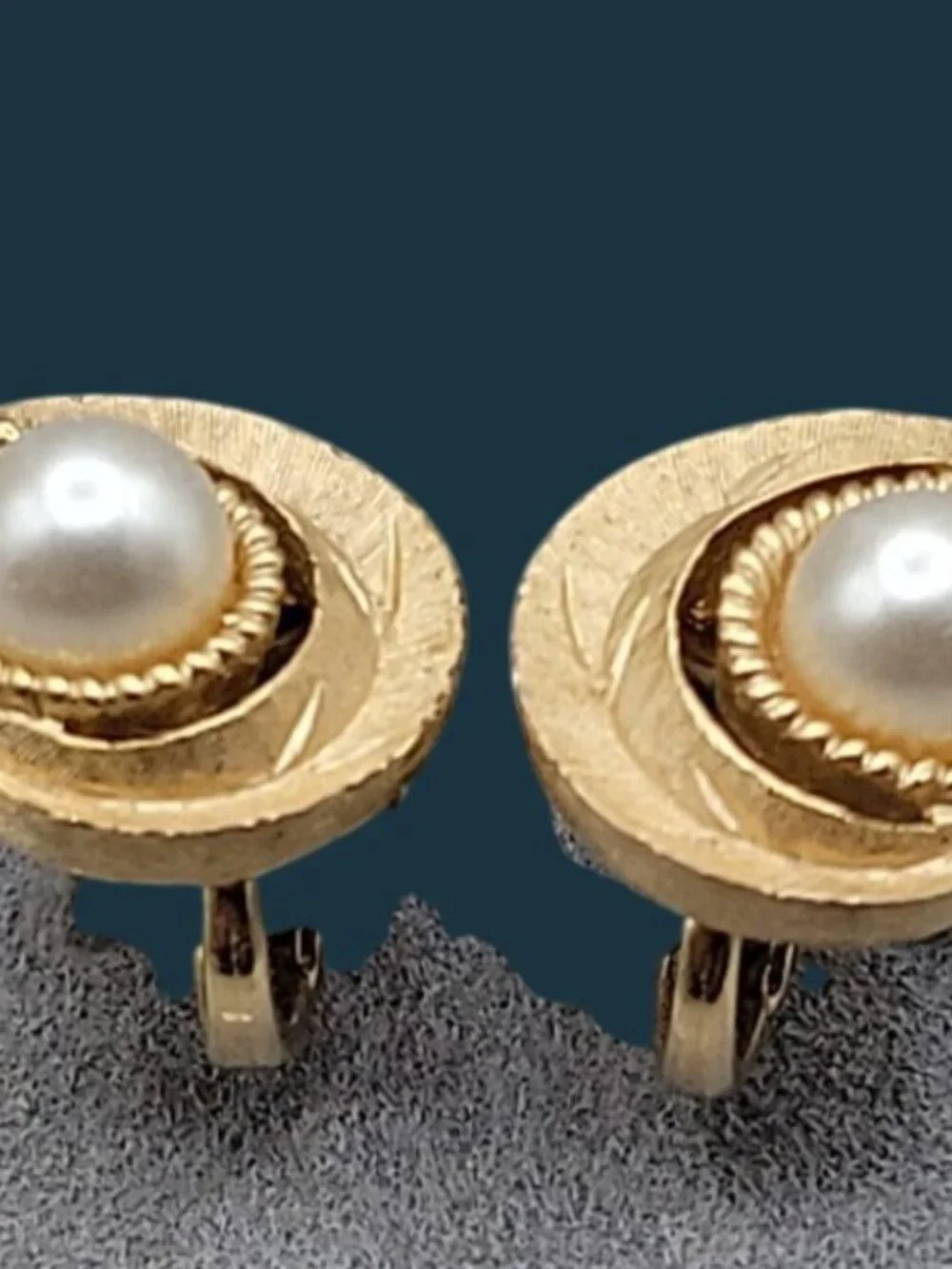VTG Crown Trifari Faux Pearl Rhinestone Gold-Tone Clip-On Leaf Earrings 1960s